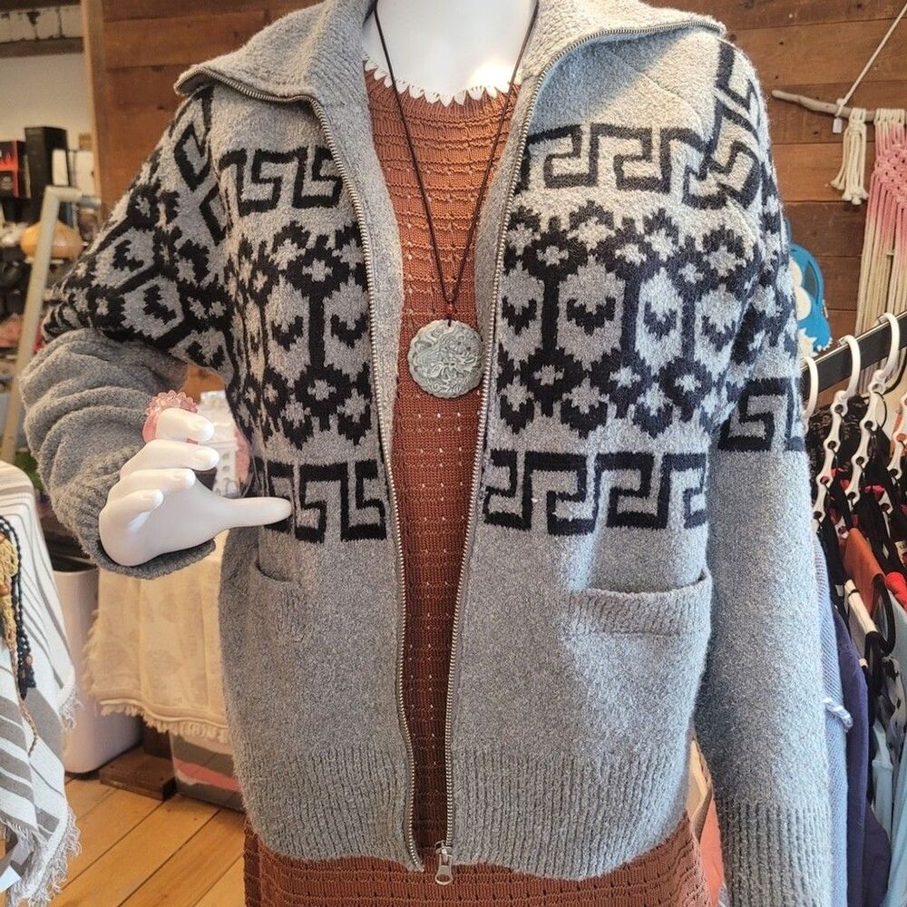 Universal Thread Gray Neo-tribal Patterned Women's Sweater - Picture 5 of 6